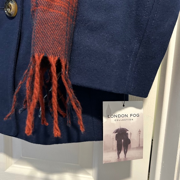 London Fog, Double Breasted, Ladies Navy Blue Peacoat with Scarf, Large, NWT - Picture 5 of 12